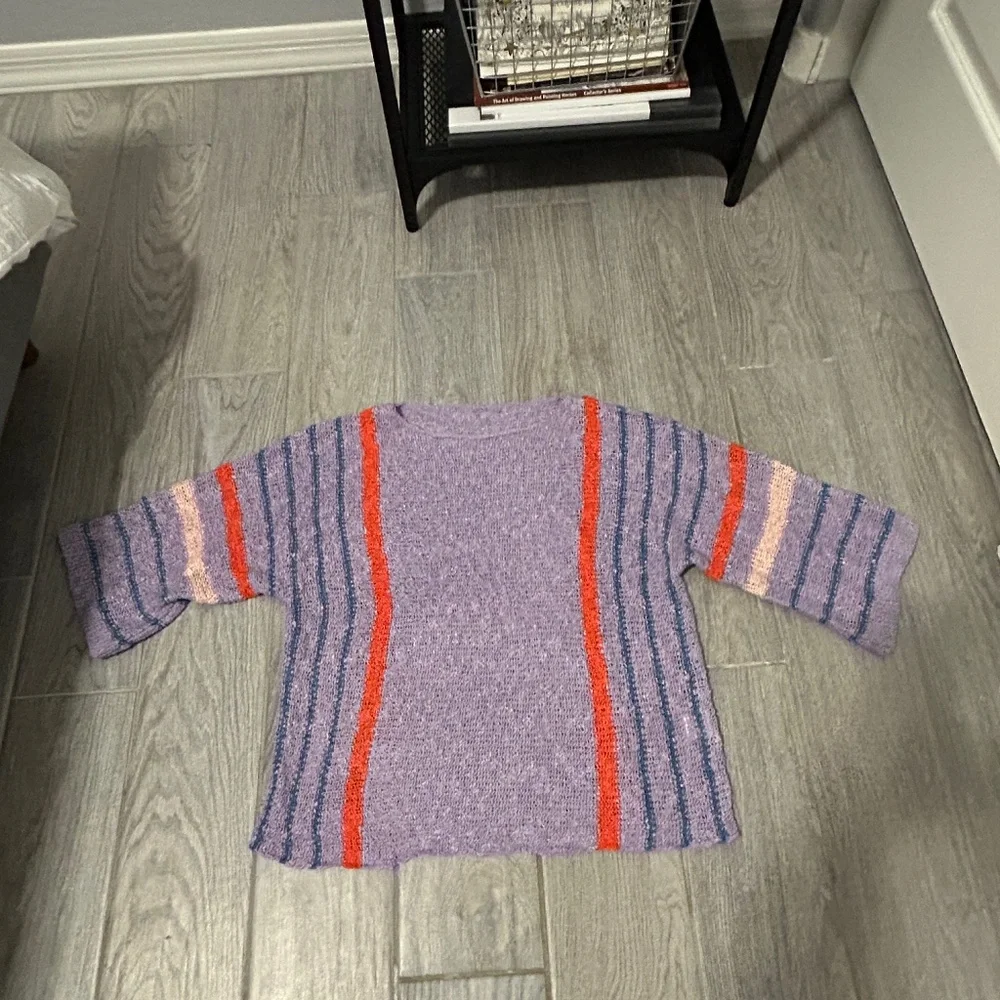 LIKE NEW! Women's Lavender Knit Sweater-3/4 Sleeve - SMALL - Picture 4 of 8